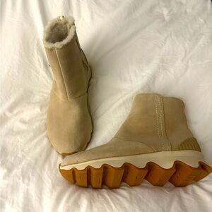 Sorel Womens Size 5 Kinetic Impact Waterproof Insulated Sneakers Boots NWT